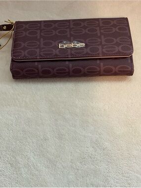 bebe Logo-Print Clutch Wallet - Plum